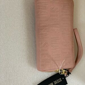 🆕 Steve Madden Wallet 👛  Color: Blush  Brand 🆕 with tag